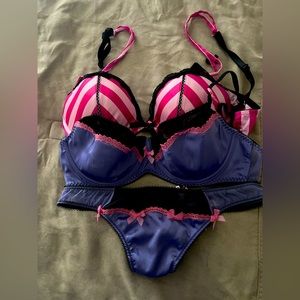 Victorias Secret Bra Set